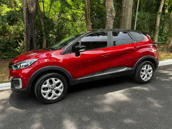 RENAULT CAPTUR 1.6 16V SCE FLEX LIFE X-TRONIC RENAULT CAPTUR 1.6 16V SCE FLEX LIFE X-TRONIC